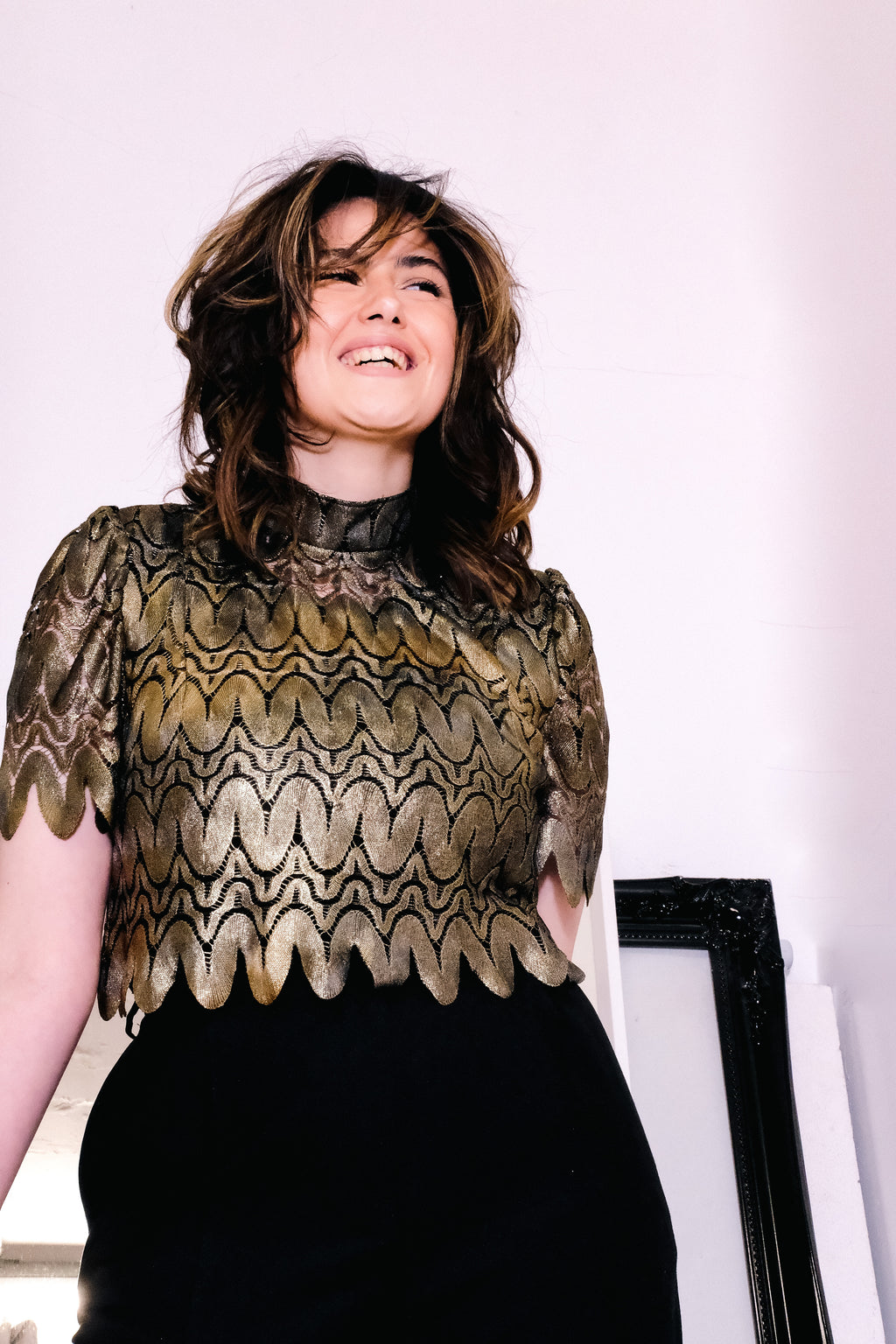 S/S Gold & Black lace cropped top