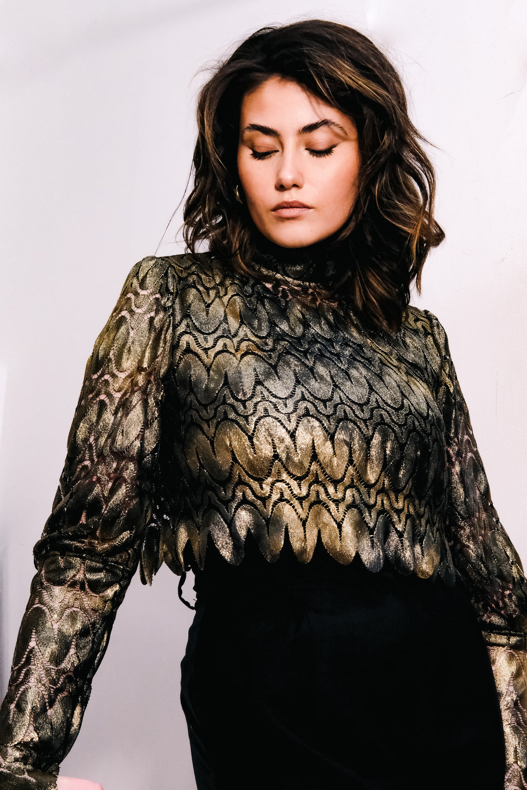 L/S Gold & Black lace cropped top