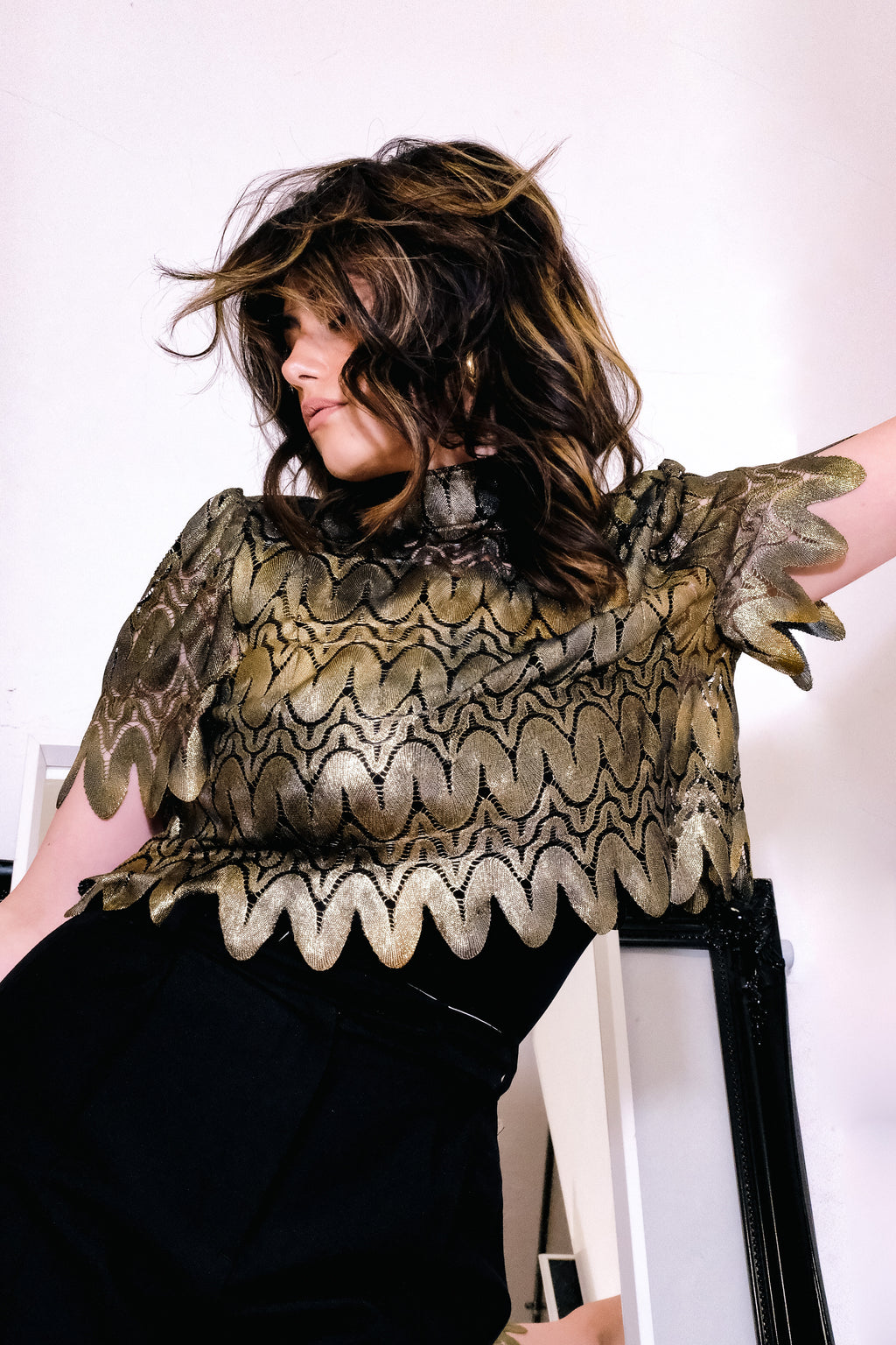 S/S Gold & Black lace cropped top