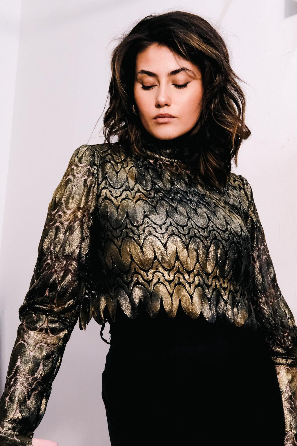 L/S Gold & Black lace cropped top