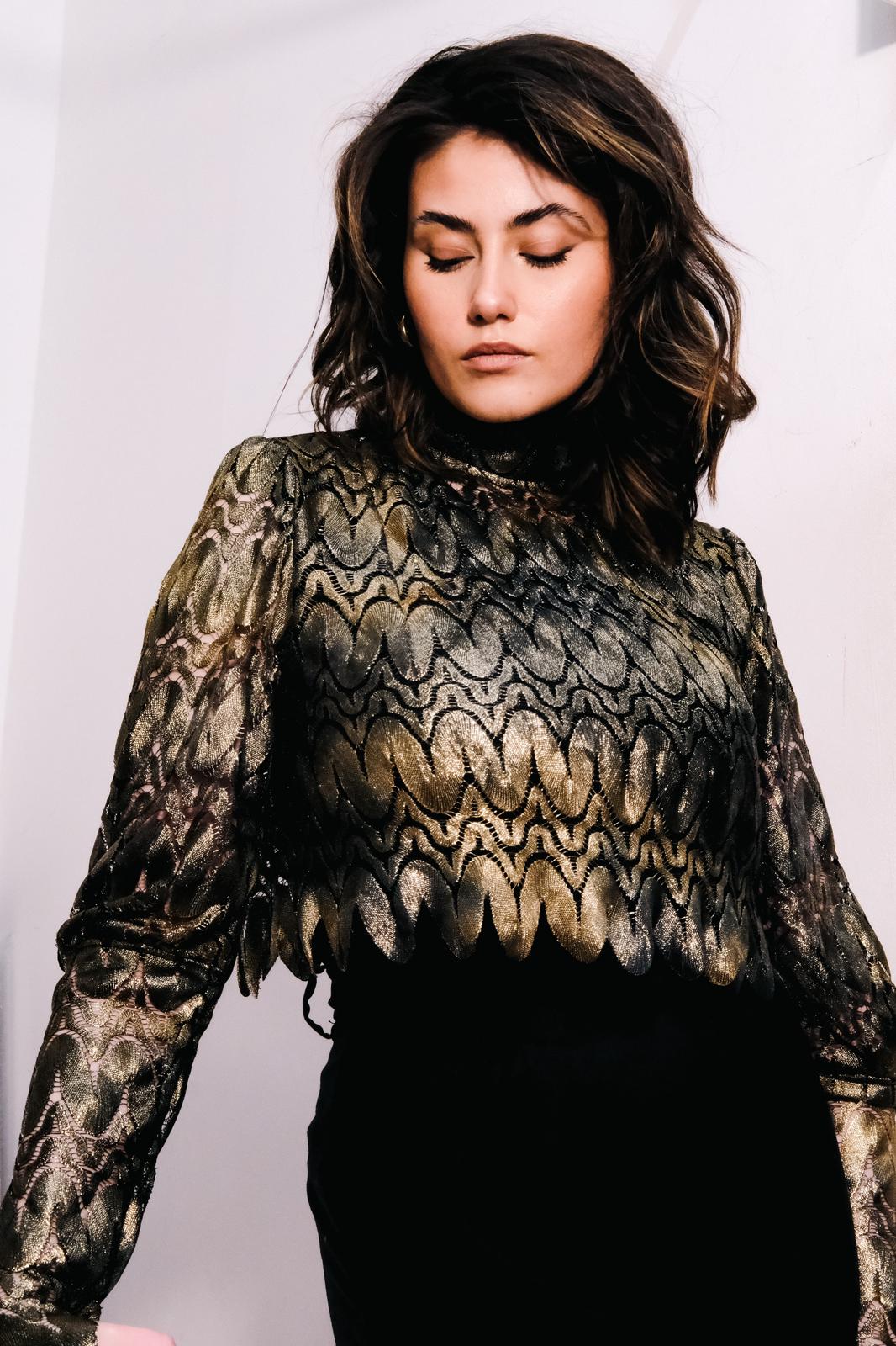 L/S Gold & Black lace cropped top